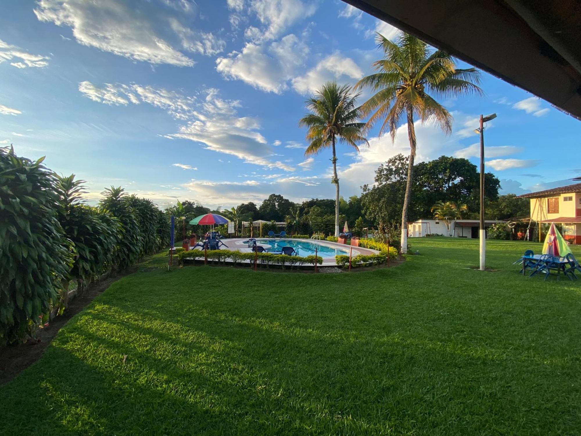 Finca Hotel Los Cocos Montenegro Ngoại thất bức ảnh