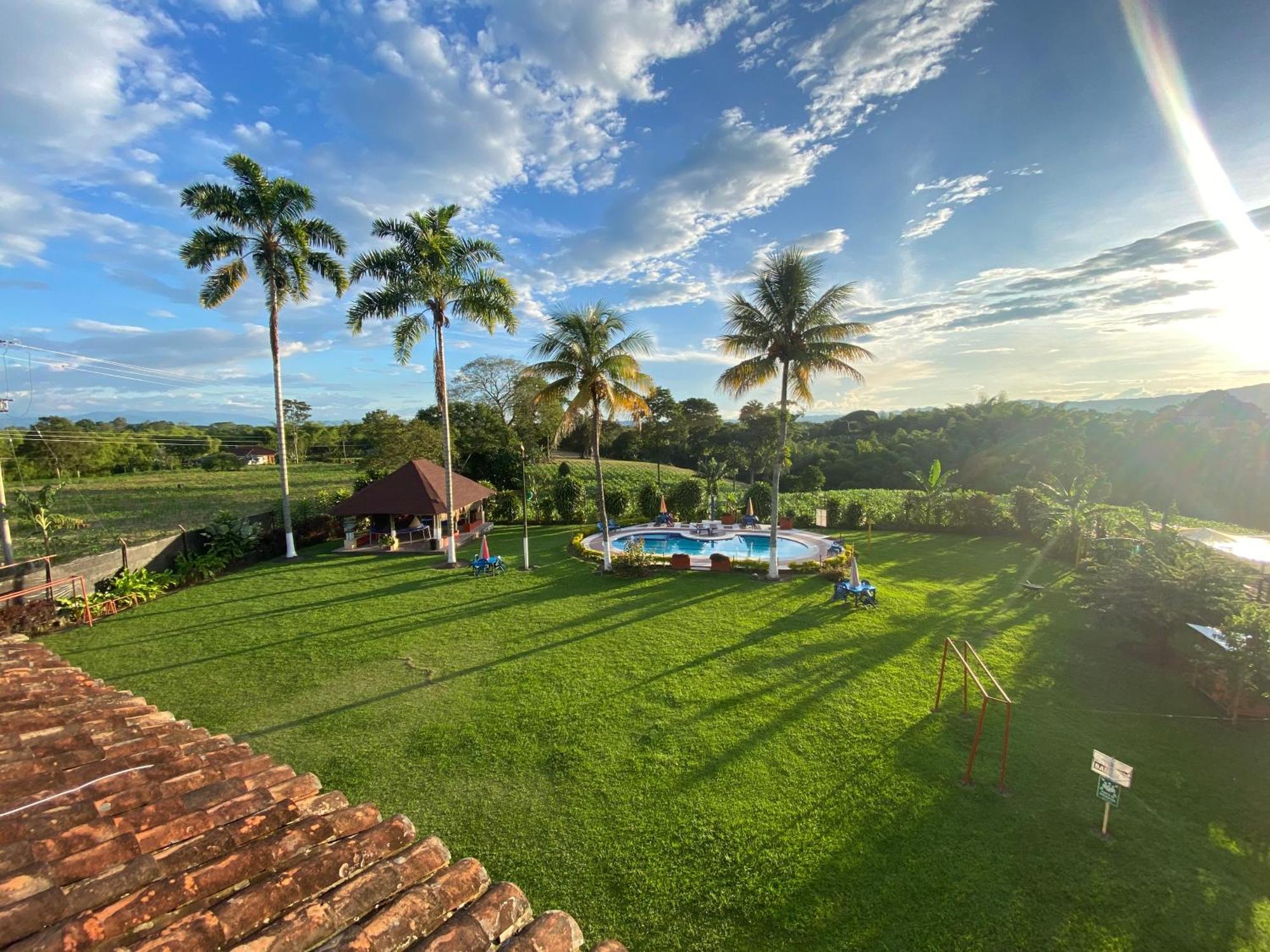 Finca Hotel Los Cocos Montenegro Ngoại thất bức ảnh