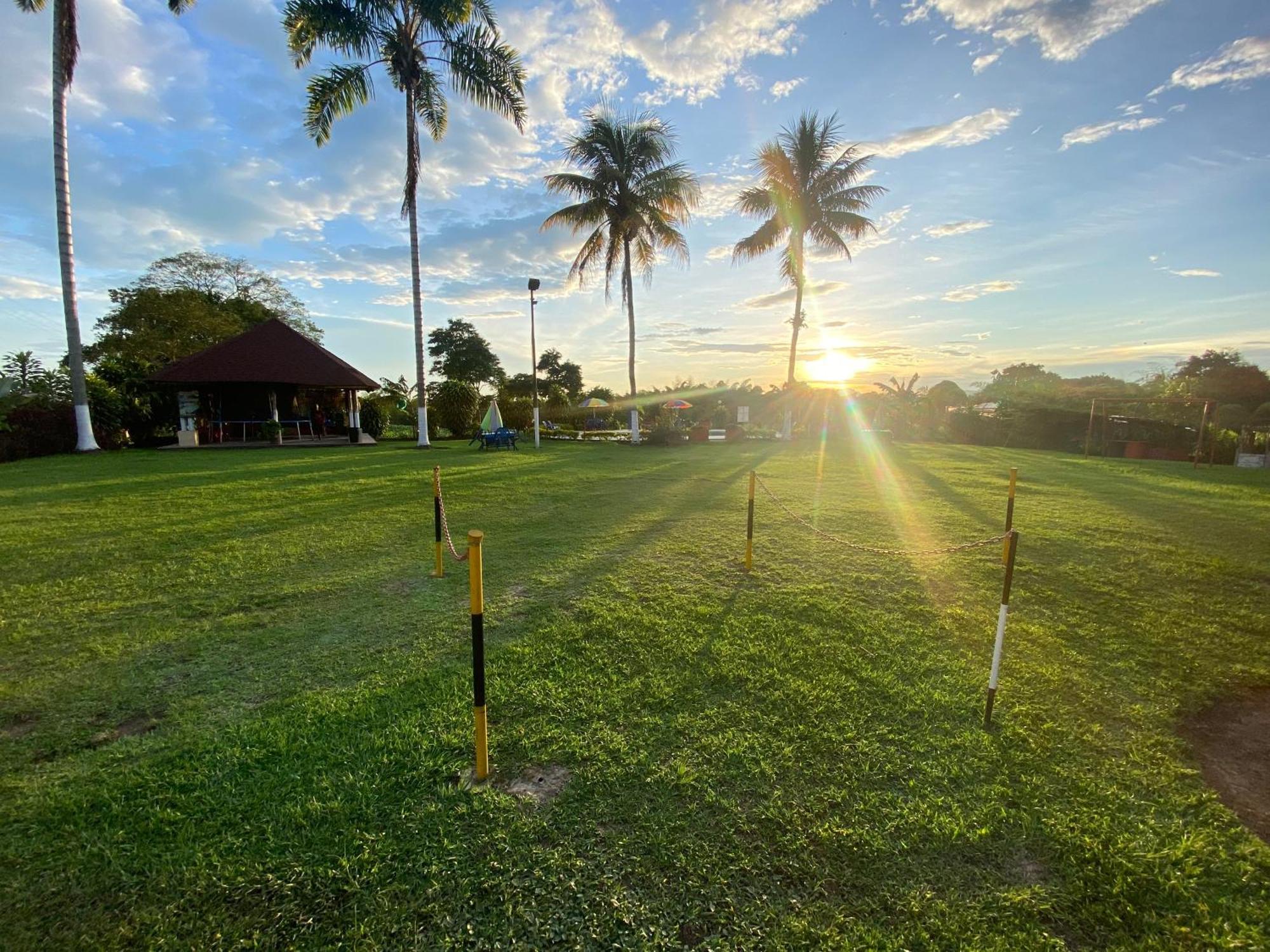 Finca Hotel Los Cocos Montenegro Ngoại thất bức ảnh