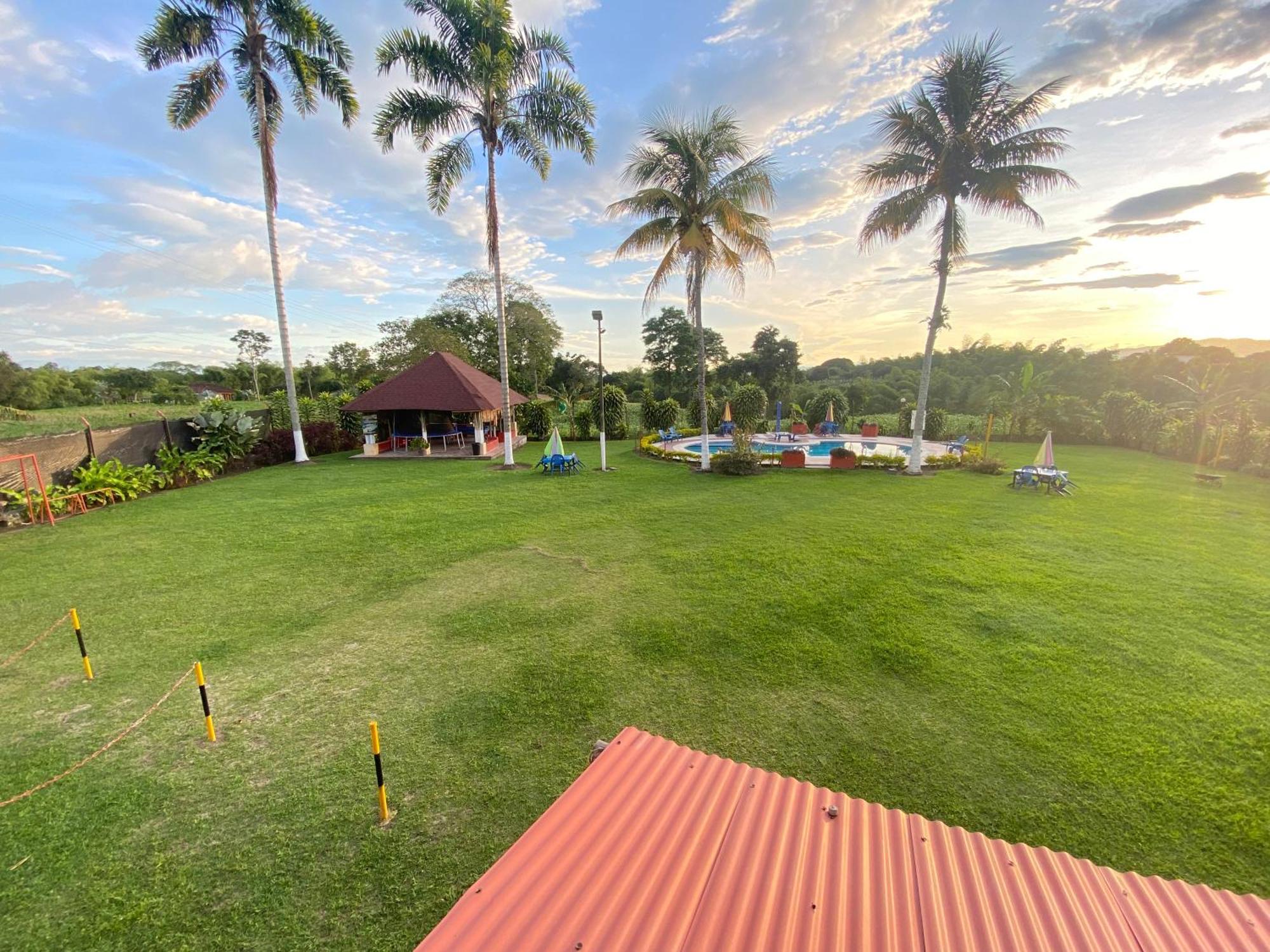 Finca Hotel Los Cocos Montenegro Ngoại thất bức ảnh