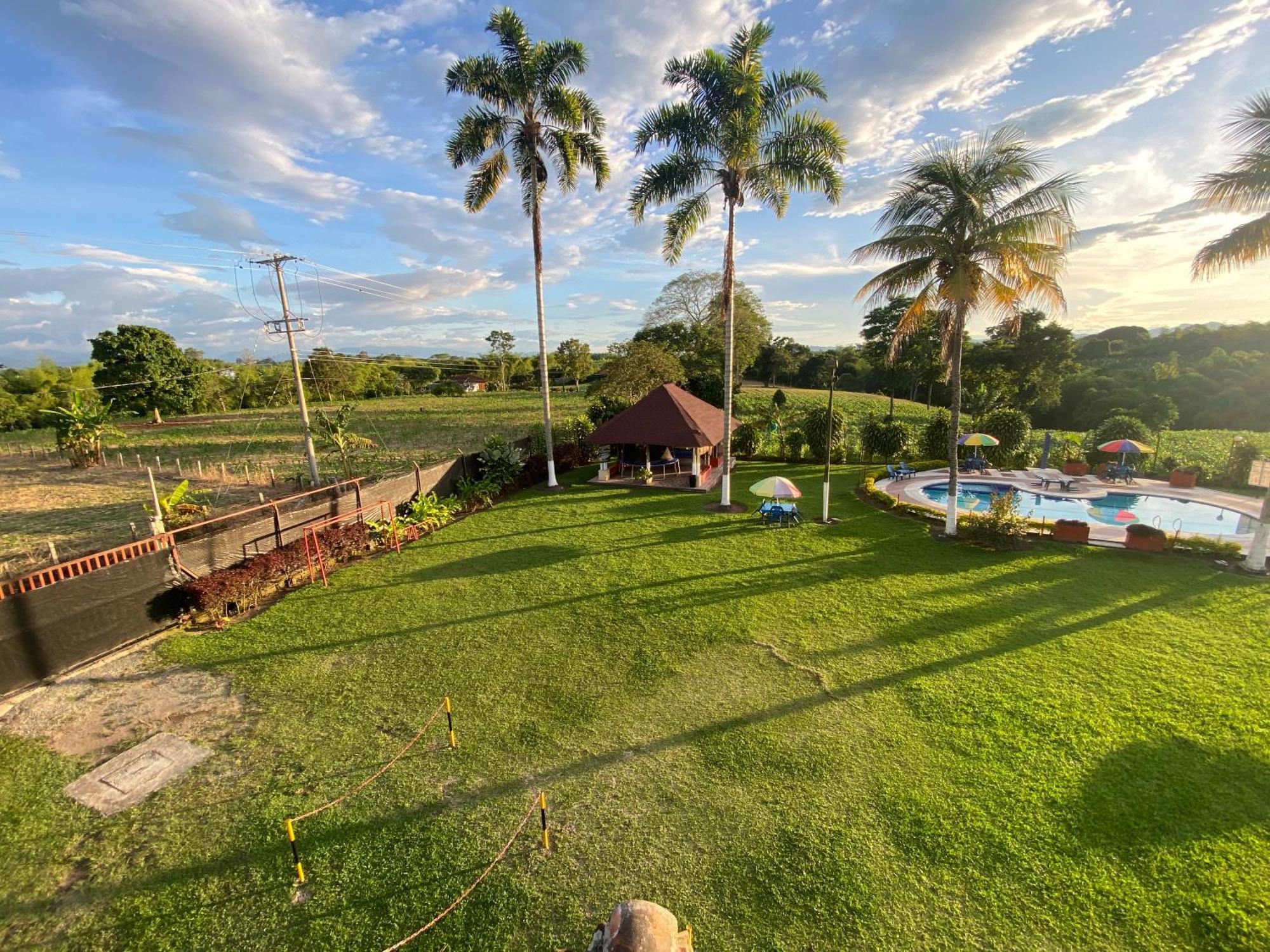 Finca Hotel Los Cocos Montenegro Ngoại thất bức ảnh